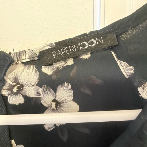 Navy and floral blouse - Picture 3 of 4